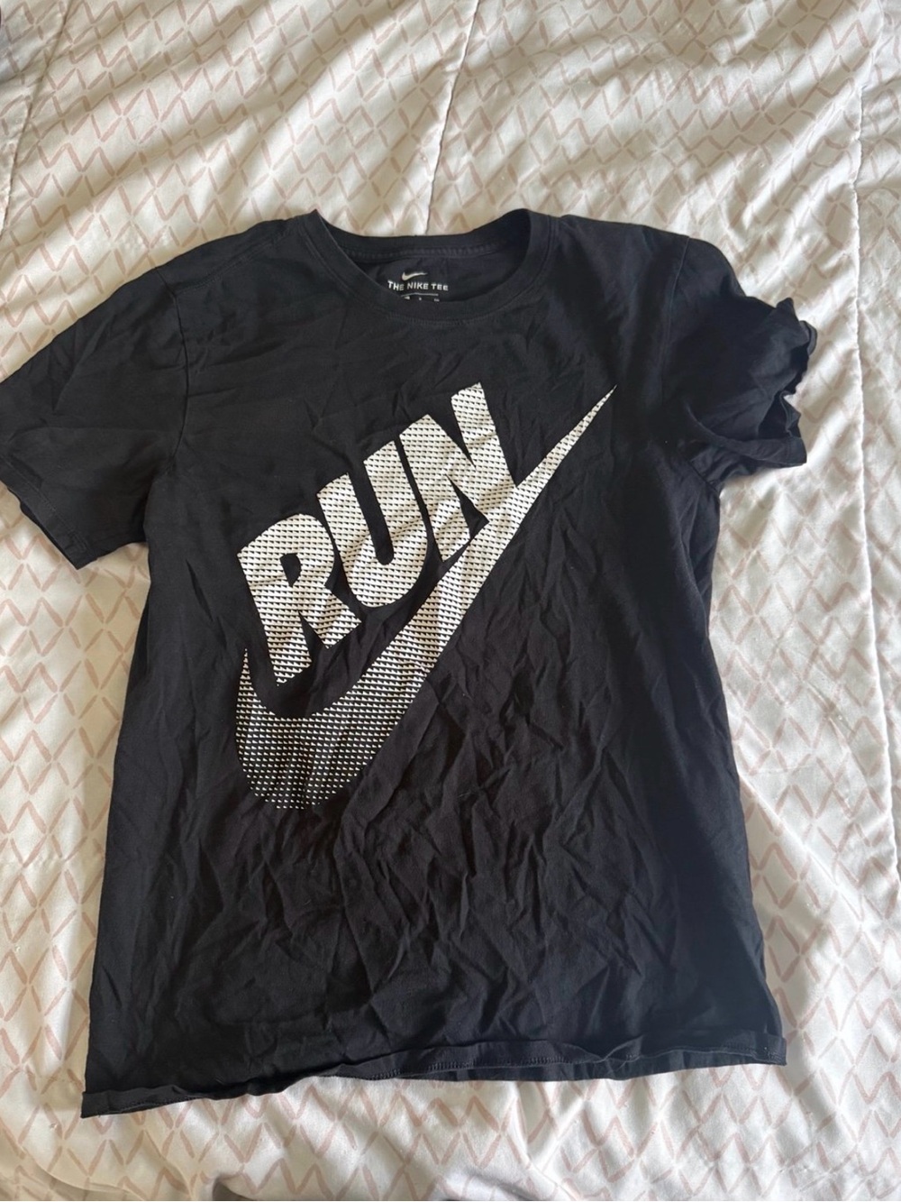 Nike RUN Black Graphic Tee size Small